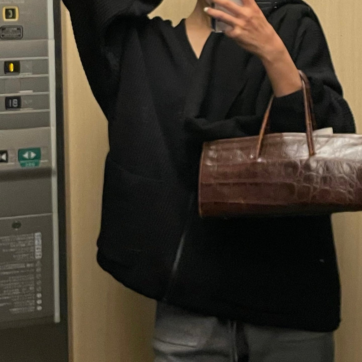 ニットカーディガン