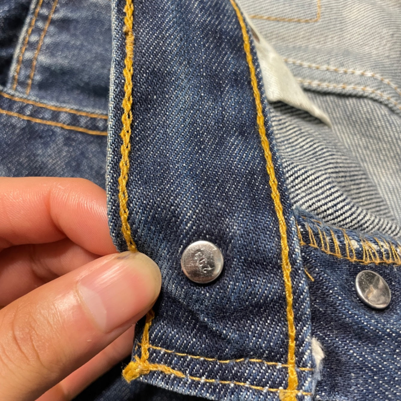 デニムパンツ