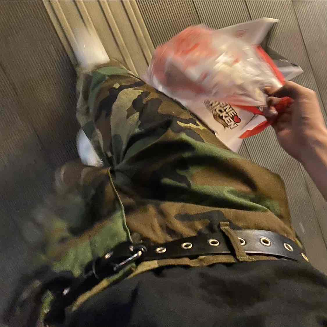 カーゴパンツ