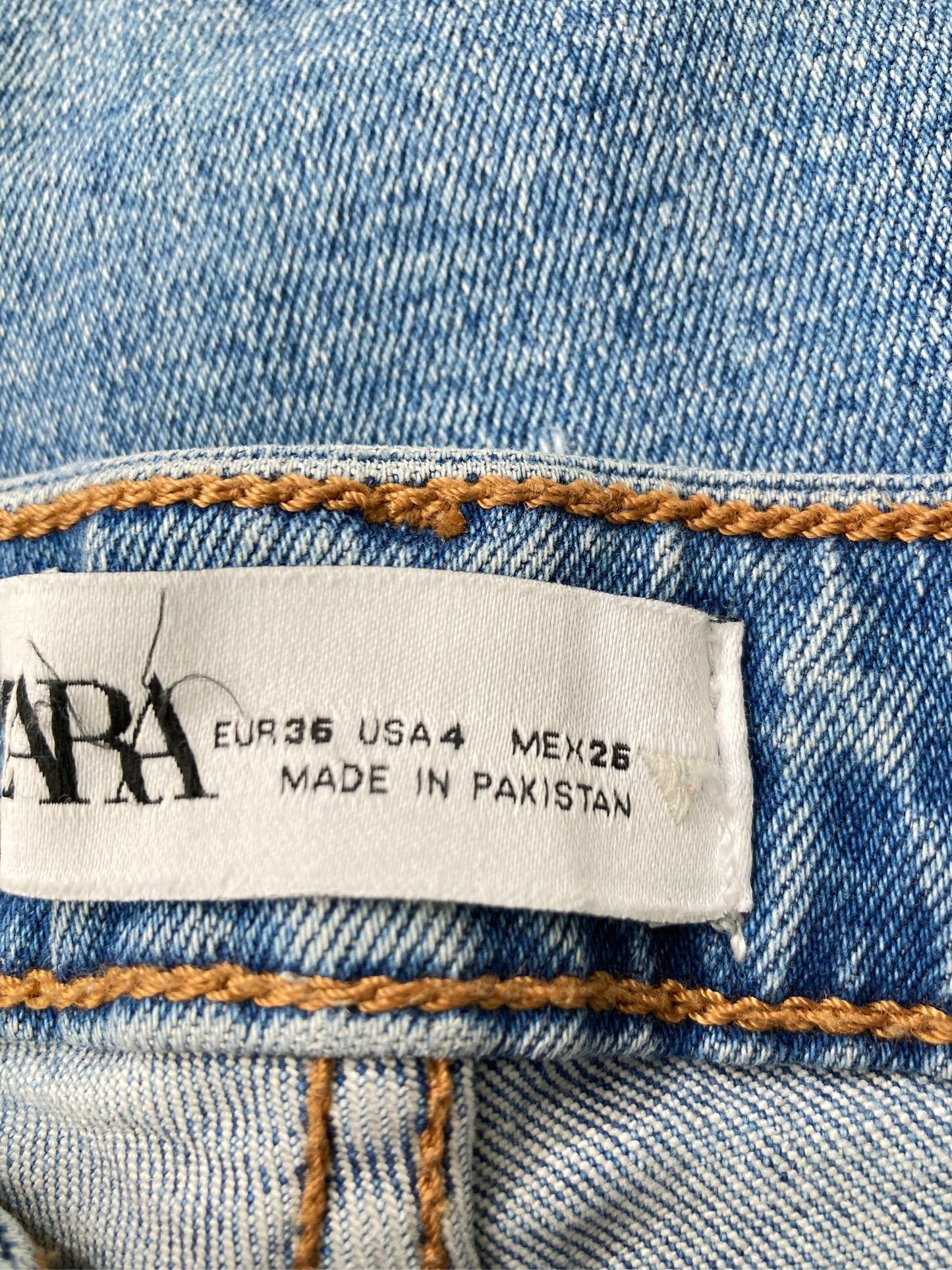 デニムパンツ