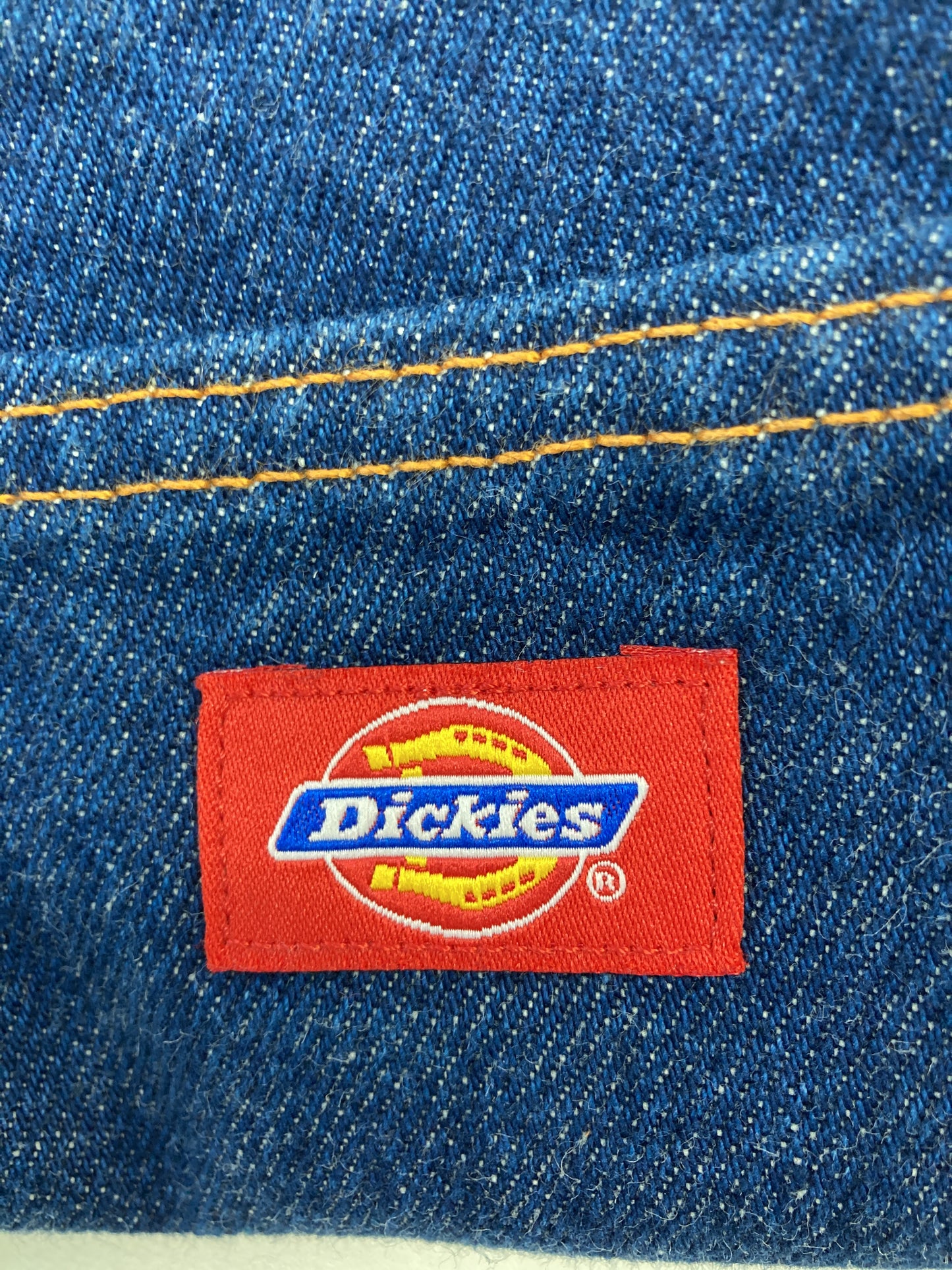 デニムパンツ