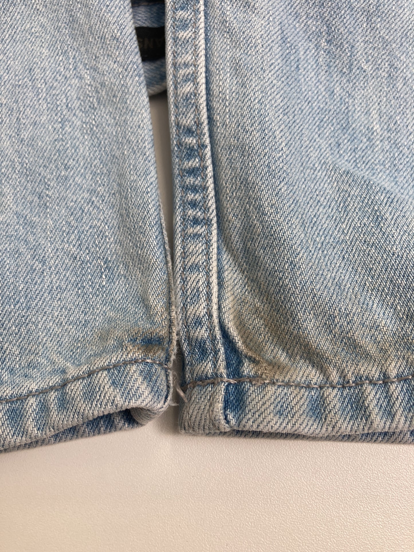 デニムパンツ